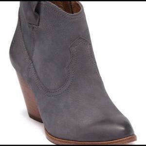 Frye Reina Bootie NWOT